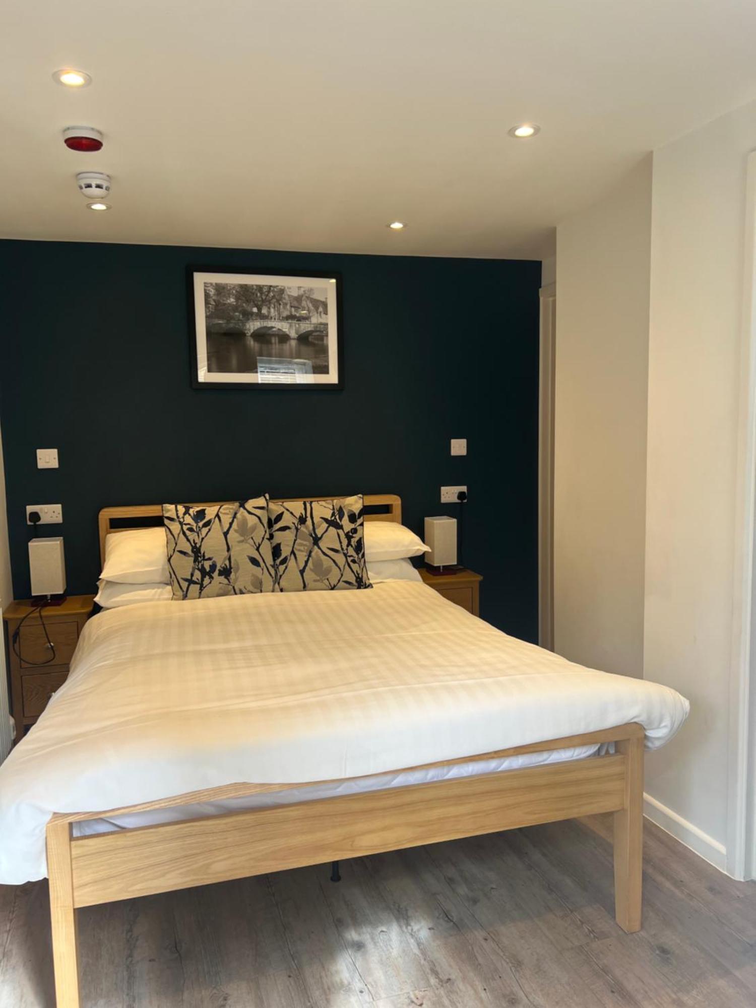 เดอะไพรออรี เบอร์ฟอร์ด เบด แอนด์ เบรกฟาสต์ Bed & Breakfast ภายนอก รูปภาพ